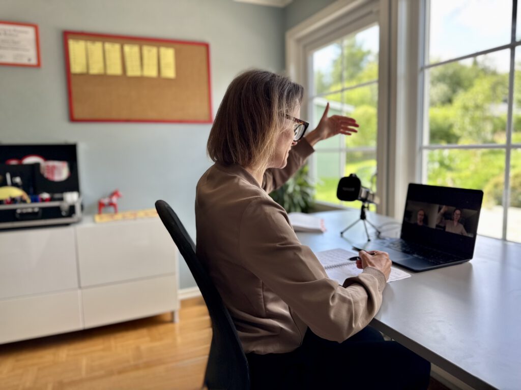 Elvira Pippel Learning-Nugget Online-Seminar Beratung Workshop Teilnehmer Zoom Homeoffice Expertin Simulationslernen Skillstrainerin Gesundheitsausbildung